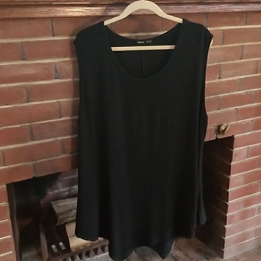 Black, sleeveless top, size 5 X.